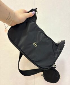 Alternative view of Bolsa Kitri