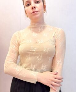 blusa tule floral creme