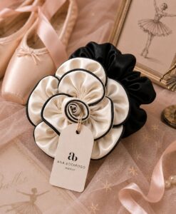 Alternative view of Scrunchie Flor